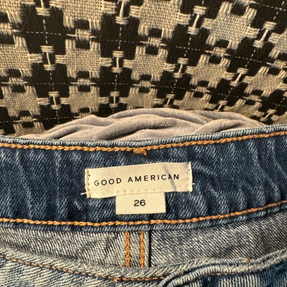 Good American Bombshell Cut off Shorts Sz 26 in Plus size - Picture 2 of 3